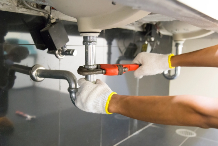 Rohrreiniger bei der Arbeit